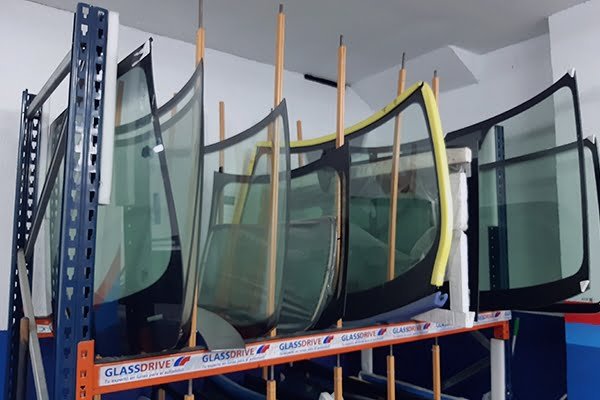 Sustitución de parabrisas en el taller